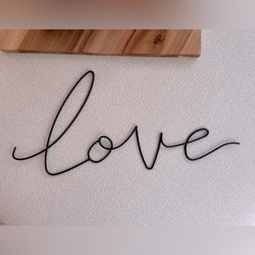 Black Wire 'Love' Wall Decor